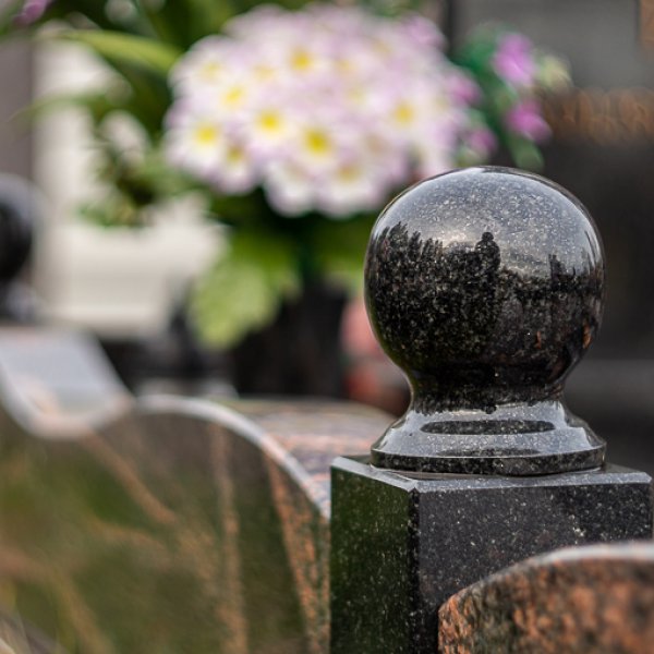 Благоустройство могил обеспечивает красоту, надежность и долговечность