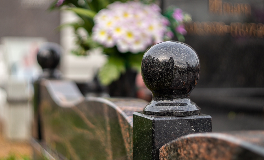 Благоустройство могил обеспечивает красоту, надежность и долговечность